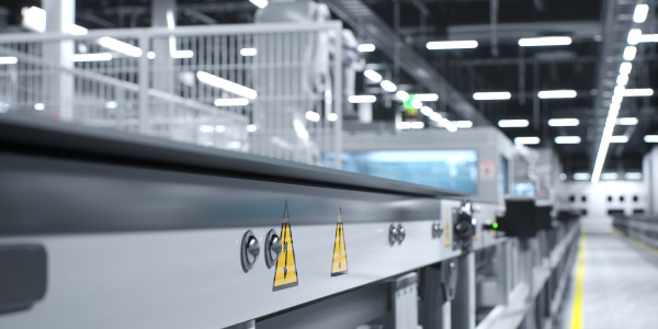 Reformas Integrales de Naves Industriales Verdú · Instalación Sistema Eléctrico - Redes Informáticas